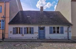 Haus kaufen in 14542 Werder (Havel), Einzeldenkmal mit Ausbauplanung auf der historischen Insel Werder