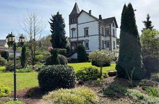 Villa kaufen in 54570 Mürlenbach, Freistehende Villa mit Sandsteinsäulen - Aussichtsturm und Parkähnlicher Anlage
