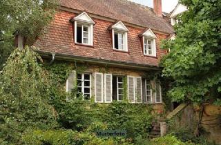 Haus kaufen in 97502 Euerbach, Vielseitiges 2-Familienhaus – Ihre Chance auf flexibles Wohnen