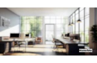 Gewerbeimmobilie kaufen in 18069 Rostock, Gewerbeeinheit nebst 6 TG-Stellplätze