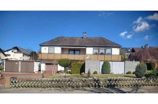 Einfamilienhaus kaufen in 37287 Wehretal, Wehretal - ++++KAUFPREISANPASSUNG++++ Einfamilienhaus in schöner und begehrter Lage in Reichensachsen mit großem Balkon und großem Grundstück, 3 Garagen