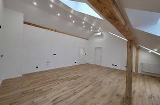 Wohnung kaufen in 93059 Regensburg, Regensburg - 2 Zimmer Dachgeschoss Wohnung in DEZ Nähe