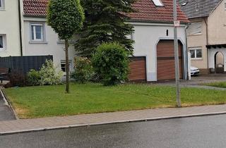 Haus kaufen in 78586 Deilingen, Deilingen - Großes Haus mit zwei Garagen