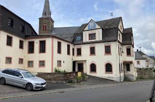 Haus kaufen in 54472 Monzelfeld, Monzelfeld - Eehemaliges Hotel, Handwerkerunterkunft ....