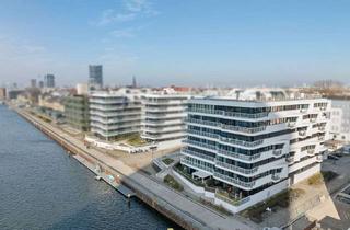 Wohnung kaufen in 10245 Friedrichshain, Luxus mit 4-Zimmern auf ca.140 qm, freier Spreeblick von großer Terrasse und Bootsanleger in Südlage