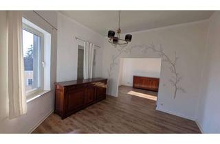 Wohnung mieten in Barbarossastrasse, 41061 Mönchengladbach, Helle 2,5-Zimmer Wohnung im 2. OG in Mönchengladbach-Gladbach