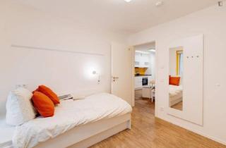 Wohnung mieten in Ostendstraße 27, 12459 Oberschöneweide, Zimmer in 2er WG - Möbliertes WG-Zimmer für Studenten und Auszubildende