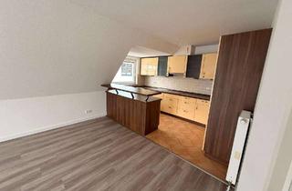 Wohnung mieten in Osterholder Allee 45, 25421 Pinneberg, *Frisch renovierte Dachgeschoß-Wohnung mit Balkon*