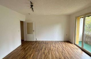 Wohnung mieten in Birkenweg, 18273 Güstrow, Geräumige 2-Raum-Wohnung mit Wannenbad und Balkon