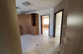 Wohnung mieten in Von-Und-Zu-Franckenstein-Straße 14, 91443 Scheinfeld, Helle 3,5-Zimmer Wohnung mit Balkon in Scheinfeld