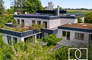 Villa kaufen in 91338 Igensdorf, Alleinlage mit Panoramablick! Luxuriöse Architektenvilla mit 7.847 m² Grundstück und Schwimmhalle