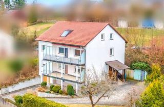 Haus kaufen in 92690 Pressath, Fernsicht geboten! Gepflegtes Dreifam.-Haus mit zwei Garagen und Carport