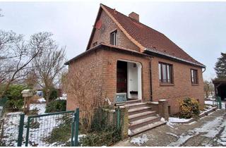 Einfamilienhaus kaufen in 19073 Stralendorf, Einfamilienhaus mit schönem Grundstück, voll unterkellert, Doppelcarport und Kaminofen