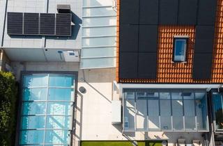 Doppelhaushälfte kaufen in 86899 Landsberg, Luxus-Doppelhaushälfte mit Smart Home, Pool, Premium-Küche, Heimkino, Kamin & Wintergarten