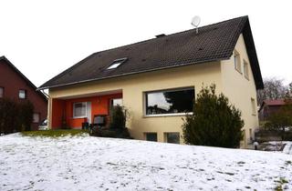 Haus kaufen in 59929 Brilon, ***RESEVIERT*** Gepflegtes, freistehendes 2- Fam.- Haus mit Einliegerwohnung u. 3 Garagen