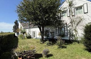 Bauernhaus kaufen in 40670 Meerbusch, Provisionsfrei - Charmanter früherer Bauernhof bietet modernen Wohnkomfort, Ausbaupotenzial