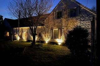 Bauernhaus kaufen in 40670 Meerbusch, Provisionsfrei - Charmanter früherer Bauernhof bietet modernen Wohnkomfort, Ausbaupotenzial