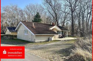 Anlageobjekt in 23570 Travemünde, Exklusives-Ferienhaus wenige Meter vom Strand entfernt