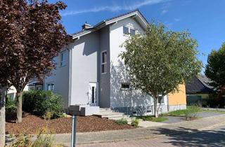 Anlageobjekt in 65474 Bischofsheim, Kapitalanlage: Vermietete Doppelhaushälfte mit Einliegerwohnung