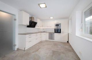 Wohnung mieten in 76356 Weingarten, Stilvolle 3-Zimmer-Wohnung mit EBK und Stellplatz