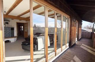 Wohnung kaufen in 83607 Holzkirchen, Bayerisches Landleben auf höchstem Niveau – 136 m² mit Kachelofen & Südgarten