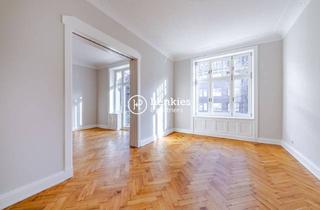 Wohnung kaufen in 22085 Uhlenhorst, Exklusive und sanierte Altbauwohnung im Herzen von Uhlenhorst