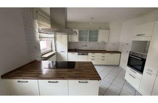 Wohnung mieten in 63820 Elsenfeld, Attraktive 4-Zimmer-Wohnung im Herzen von Elsenfeld mit Balkon und Einbauküche inklusive Essbereich