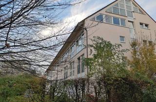 Wohnung mieten in 52249 Eschweiler, Helle 2 1/2 Zimmer DG-Wohnung mit verglastem Giebel in Eschweiler inkl. TG-Stellplatz