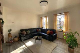 Wohnung mieten in Mettmanner Straße 83, 42549 Velbert, Flexible 3-4-Zi.-Altbauwohnung – zentral Velbert-Mitte, große Terrasse + Kaminofen