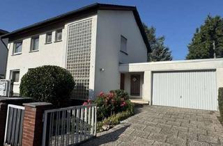 Einfamilienhaus kaufen in 63477 Maintal, Stilvolles Einfamilienhaus mit Traumgrundstück in begehrter Lage von Maintal-Dörnigheim