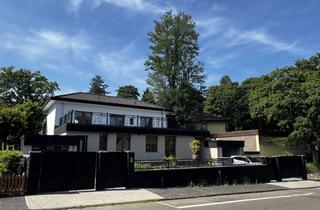 Villa kaufen in 45478 Speldorf, Exklusive, kernsanierte Villa mit Schwimmbad, Einliegerwohnung & Traumlage