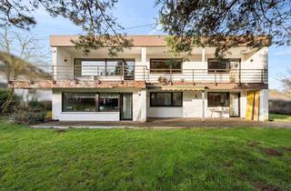 Haus kaufen in 66802 Überherrn, Freistehendes Mehrgenerationenhaus - drei Wohneinheiten - großer Gartenund Stellplätze