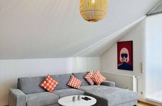 Immobilie mieten in Nähe Brackwede Kirche, 33647 Brackwede, Große Dachgeschosswohnung, möbliert mit Balkon zur Zwischenmiete (3-6 Monate)