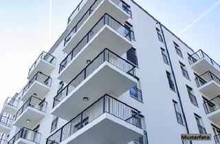 Wohnung kaufen in 61352 Bad Homburg, Etagenwohnung mit TG-Stellplatz und Weitblick vom Balkon