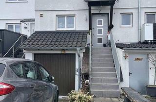 Reihenhaus kaufen in 73230 Kirchheim, Kirchheim unter Teck - Platzwunder, Reihenmittelhaus in begehrter Höhenlage Kirchheims