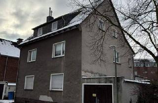 Mehrfamilienhaus kaufen in 41468 Neuss, Neuss / Grimlinghausen - Mehrfamilienhaus mit drei Wohneinheiten und genehmigtem Anbau in Neuss