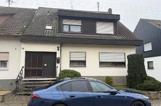 Haus kaufen in 66787 Wadgassen, Wadgassen - Großes Haus mit Garten, Loggia und Balkon in Wadgassen-Werbeln