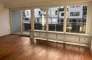 Wohnung kaufen in Roßpattstr. 32, 42897 Lennep, Attraktive 4-Zimmer-Wohnung mit Balkon, Gartenanteil und Garage in Remscheid-Lennep