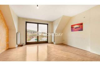 Wohnung kaufen in 96106 Ebern, Wohnen auf zwei Ebenen - Maisonette mit Panorama-Weitblick und Garage