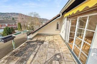Wohnung kaufen in 65779 Kelkheim, Helle Dachgeschosswohnung mit Sonnenloggia und Blick ins Grüne in Kelkheim