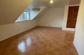 Wohnung mieten in 53842 Troisdorf, Helle 93qm Dachgeschoßwohnung in Troisdorf-Altenrath mit Carport-Stellplatz