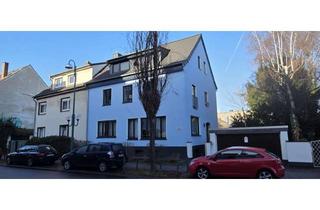 Wohnung mieten in Friedrich-Breuer-Str. 111, 53225 Beuel, -- Bonn BEUEL -- modernisierte 2,5 Zim. DG Whg. ohne Balkon -- bitte auch "Sonstiges" lesen --