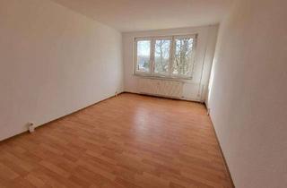 Wohnung mieten in Karl-Hawermann-Straße 30a, 18299 Diekhof, Geräumige 1-Raum-Wohnung im Dachgeschoss