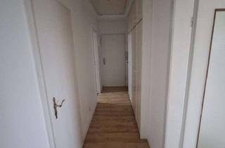 Wohnung mieten in 22047 Wandsbek, Helle 2-Zimmer Dachgeschosswohnung in Hamburg-Wandsbek