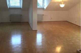 Wohnung mieten in 95444 Altstadt, Helle Dachgeschosswohnung mit Sonnenterrasse – ideal für Zwei