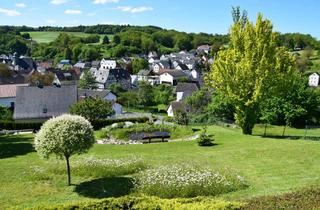 Haus kaufen in 35796 Weinbach, 3 Wohneinheiten | 318 m² | 3 Garagen | Wintergarten | Südhang | Provisionsfrei | Ruhige Sackgasse