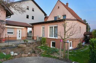 Einfamilienhaus kaufen in 61137 Schöneck, Schöneck: Freistehendes Einfamilienhaus mit Keller, ausgebautem DG, Garage & Werkstatt auf 536 m²