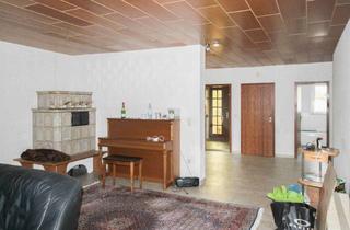 Anlageobjekt in 38473 Tiddische, 4 Zi.- Bungalow mit Garage, Carport, Kaminofen, Gäste-WC und großem Garten in Tiddische