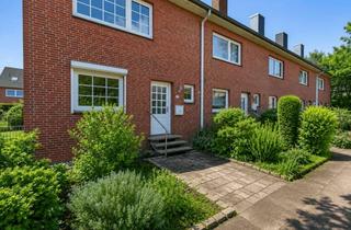 Reihenhaus kaufen in 24558 Henstedt-Ulzburg, Modernisierungsbedürftiges Endreihenhaus mit Süd-West-Garten und Stellplatz direkt am Haus