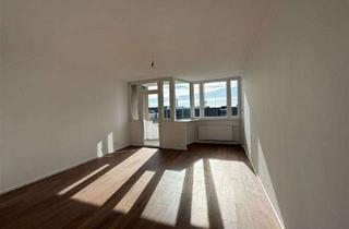 Wohnung kaufen in Theodor-Heuss-Platz, 14057 Charlottenburg, sanierte 1-Zimmer-Wohnung mit Pkw Stellplatz, nahe Theodor-Heuss-Platz und Lietzensee